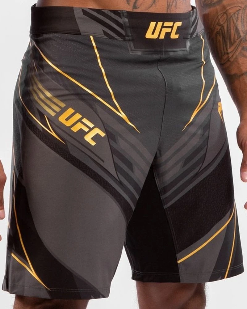 UFC Venum Authentic Fight Night Heren Short Long Fit Champion - Image 5