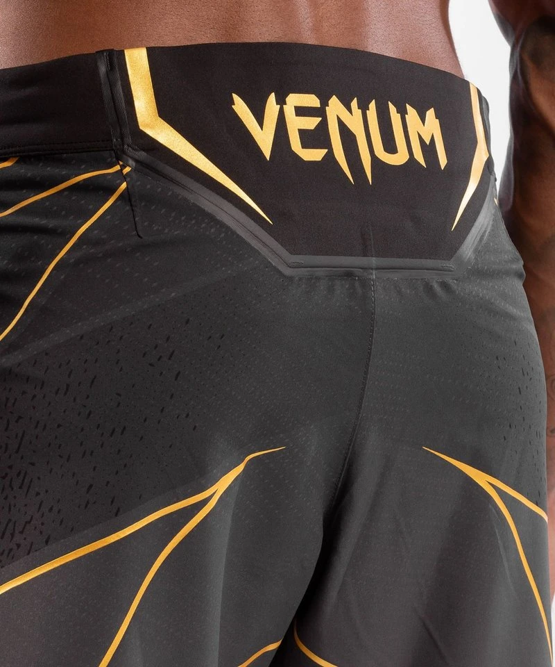 UFC Venum Authentic Fight Night Heren Short Long Fit Champion - Image 6