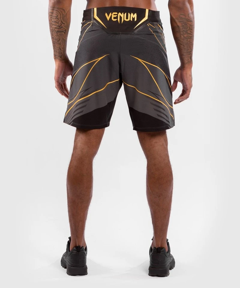 UFC Venum Authentic Fight Night Heren Short Long Fit Champion - Image 7