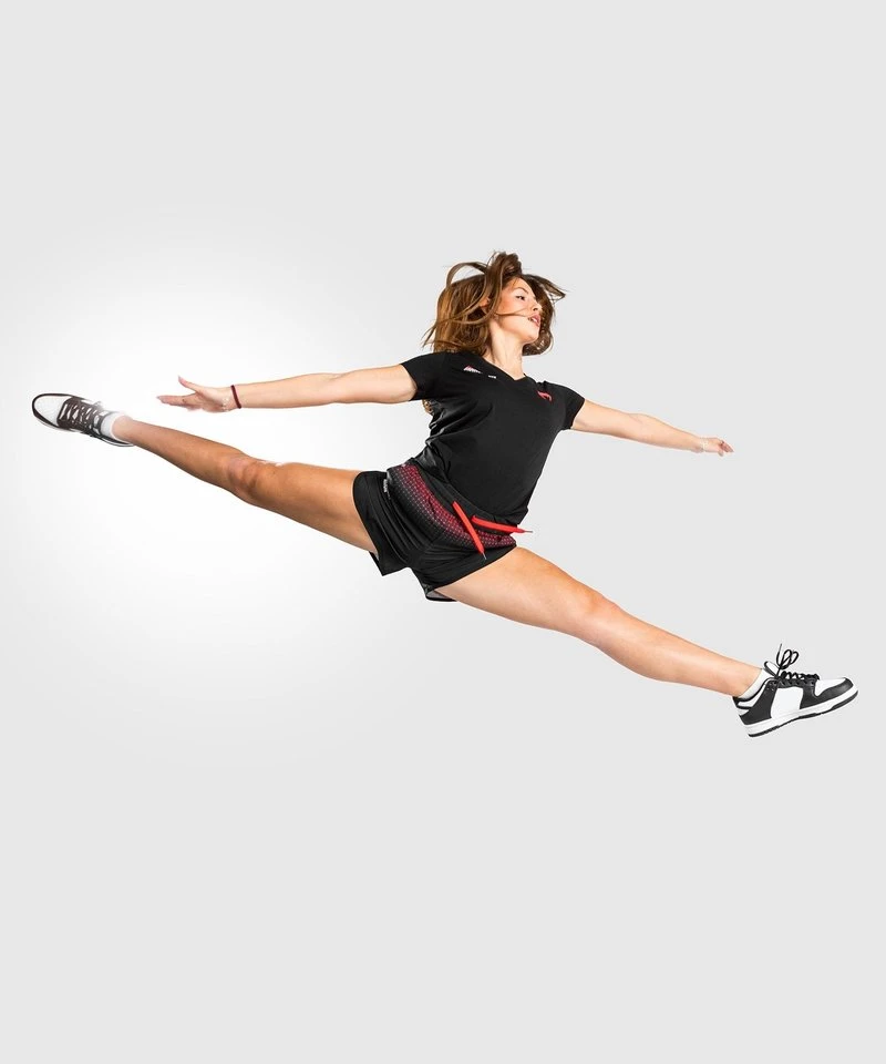 UFC Venum Performance Institute Trainingsshort Dames Zwart Rood - Image 4