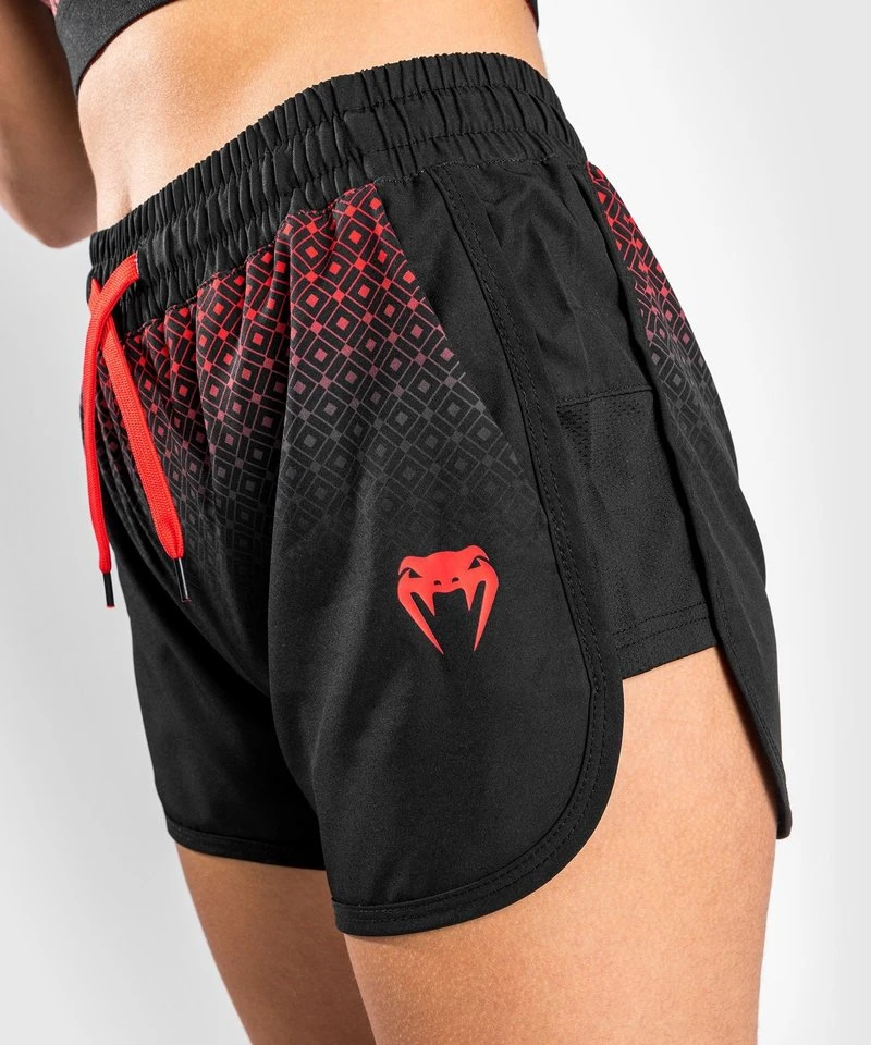 UFC Venum Performance Institute Trainingsshort Dames Zwart Rood - Image 6
