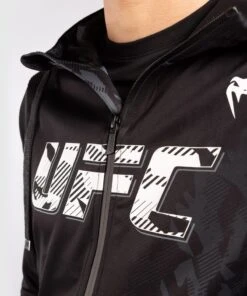 UFC Venum Authentic Fight Week Hoodie Met Rits Zwart