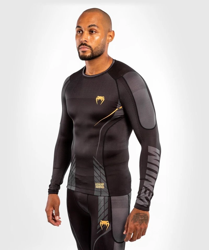 Venum Athletics Compressie T-shirt Rash Guard L/S Zwart Goud - Image 5