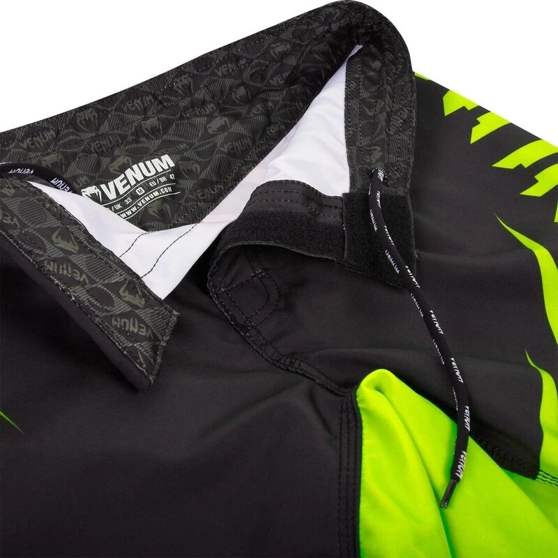 Venum Challenger Fightshort Zwart Neo Geel - Image 4