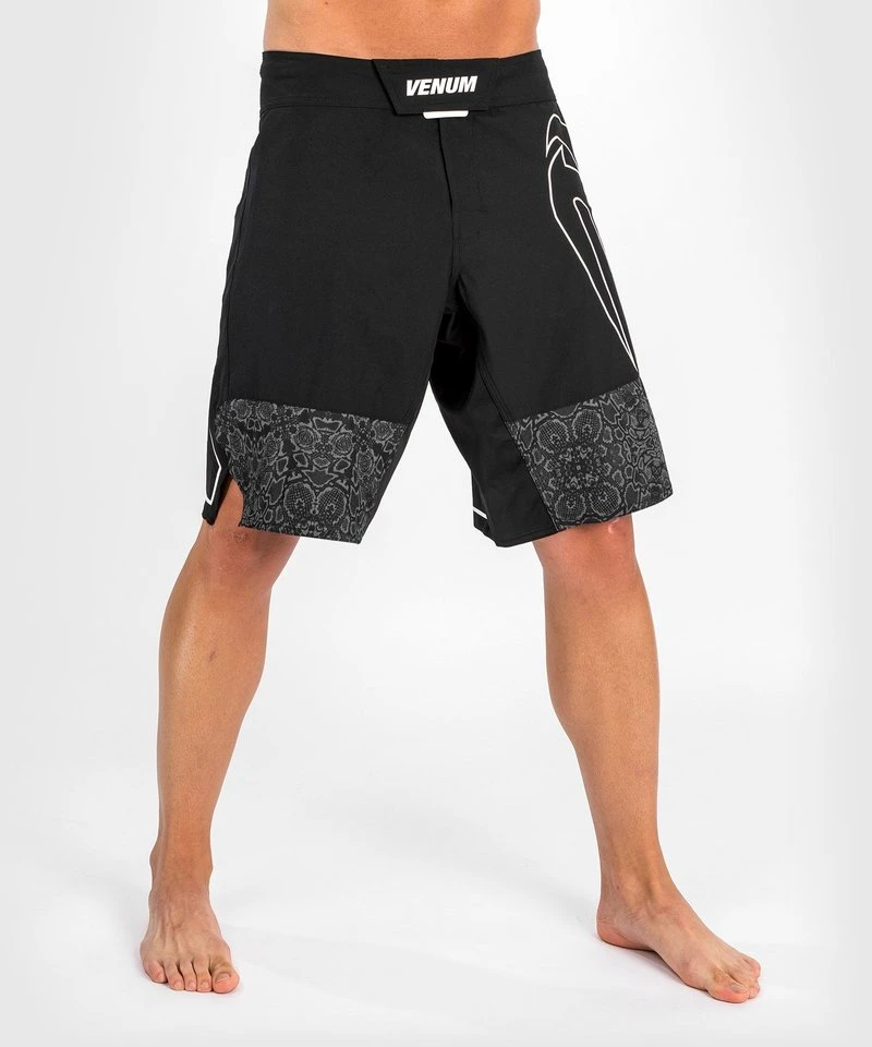 Venum Fightshort Light 4.0 Zwart Wit - Image 2