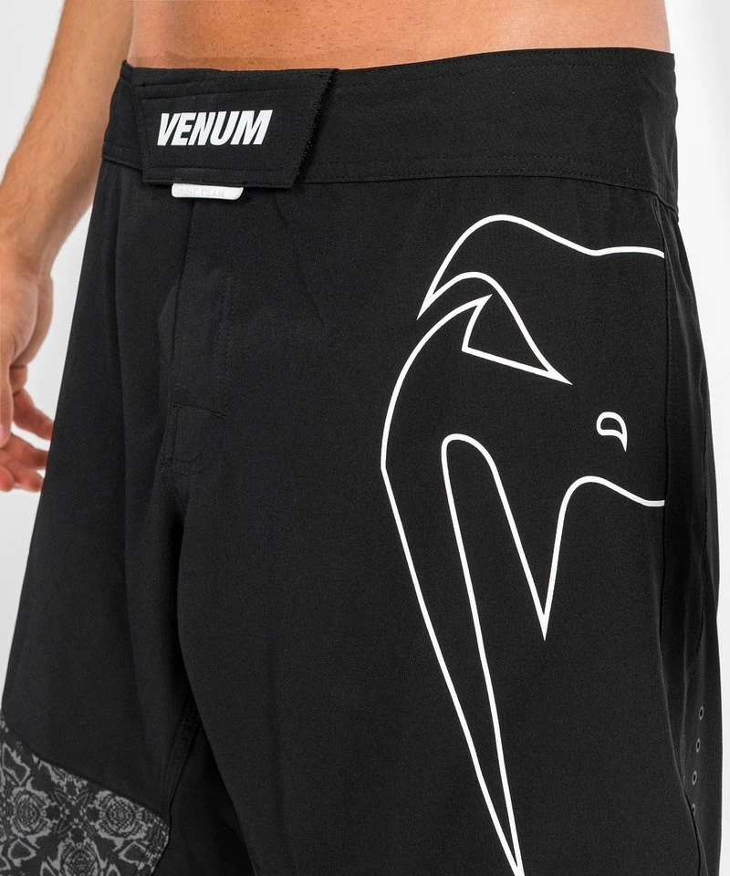 Venum Fightshort Light 4.0 Zwart Wit - Image 7
