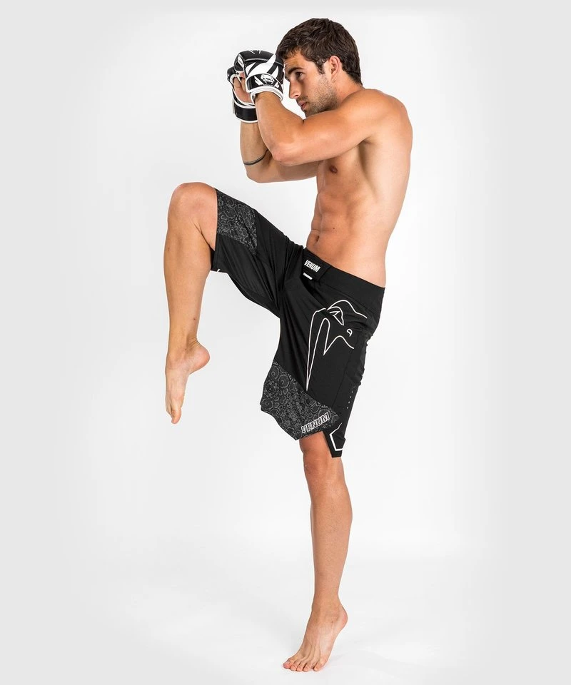 Venum Fightshort Light 4.0 Zwart Wit - Image 9
